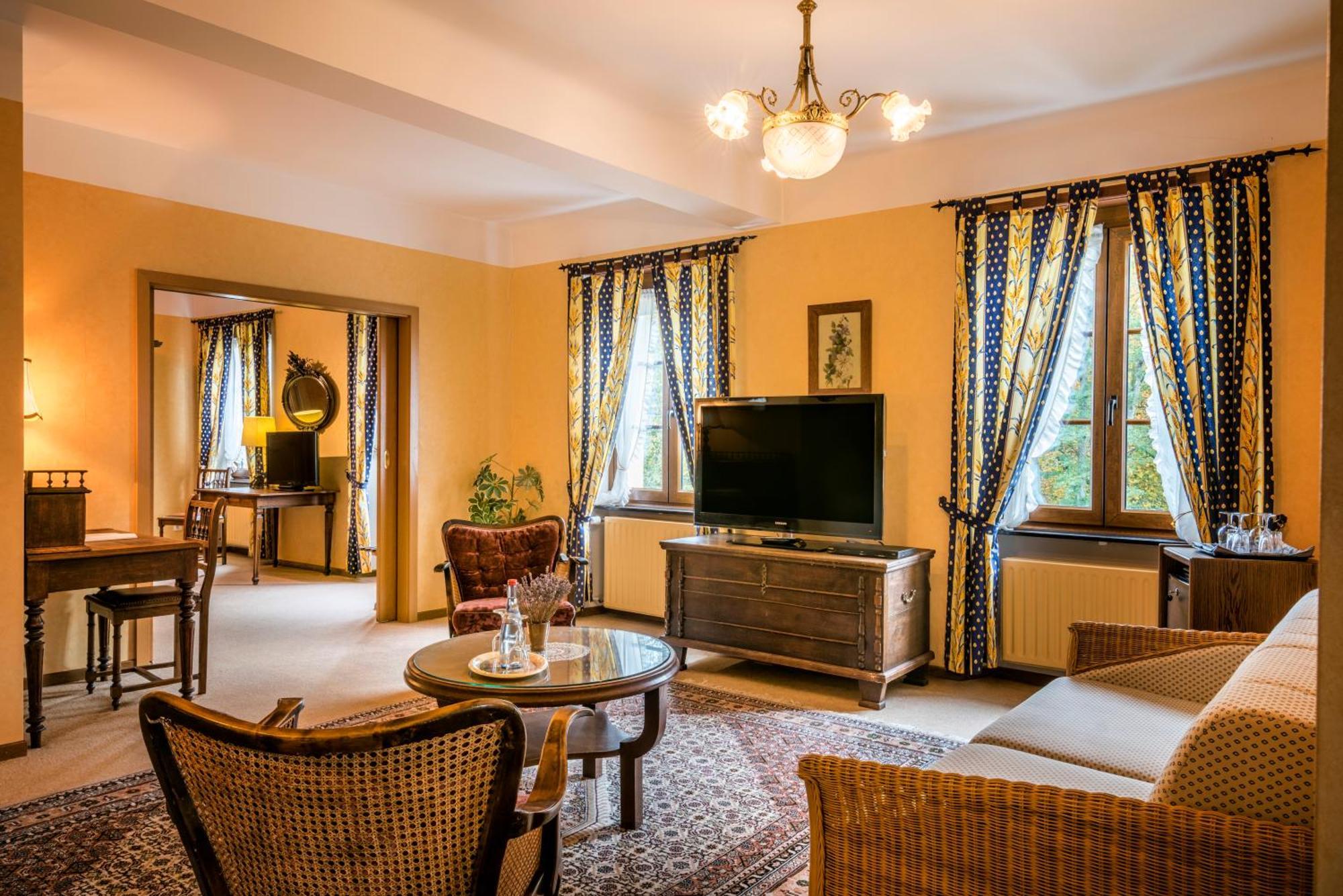 Hotel Restaurant Le Cigalon Waldbillig Extérieur photo